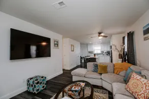 Stylish Place 7 Miles from the Beach/self-check-in - Image 2