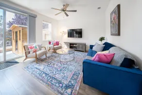 Modern 4 bdrm/2.5bath with Sauna! - Image 3