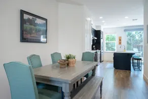 Modern 4 bdrm/2.5bath with Sauna! - Image 4