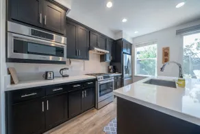 Modern 4 bdrm/2.5bath with Sauna! - Image 2