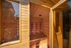 Modern 4 bdrm/2.5bath with Sauna! - Image 5