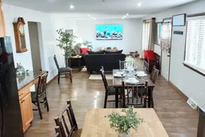 Awesome getaway! Two King beds three smart large screen TVs - Image 2