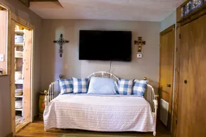 Cabin in the Pineywoods | Fast Internet | Quiet - Image 2