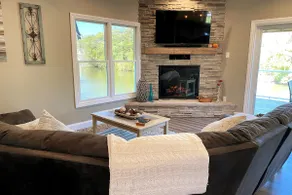 Large Home on Black River, Private Dock Sleeps 8+ - Image 5