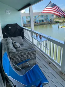 Come stay at “Lil’ Nauti” a 2 Bedroom 2 Bath with a private boat slip! - Image 2