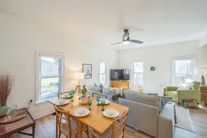 Stone's Throw Lake House - Image 2