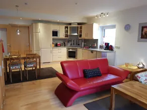 Poppy seed apartment with large terrace - Image 3