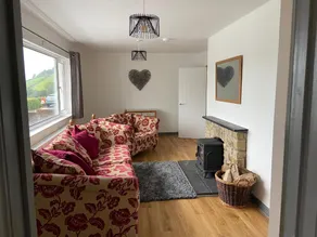 4 bedroom bungalow in peaceful countryside with log burner - Talar Deg, Capel Madog - Image 3
