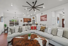 7 min to Stockyards- Cozy & Stylish Home - Image 2