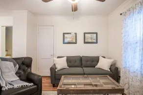 A cozy cottage in Morton - Image 3