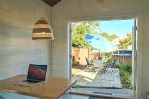 Tucked Away Bungalow | Office + Parking + Wifi - Image 4