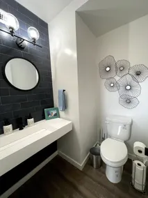 🏝 Modern & Elegant Beach Townhouse: 2BDR - Image 5
