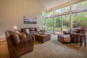Quiet Eagle Crest Townhouse w/ Access to Amenities - Image 4