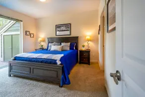 Quiet Eagle Crest Townhouse w/ Access to Amenities - Image 5