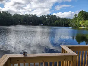 Tranquil 4br lakefront home with wrap around deck - Image 2