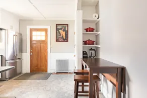 Newly renovated 2 bdrm apt in downtown Burlington - Image 4