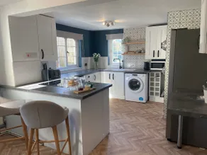 4BR Pet-Friendly House nr Beach w/Garden & Parking - Image 2