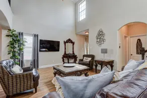 3-Bedroom spacious home with Tea and Herb garden - Image 4