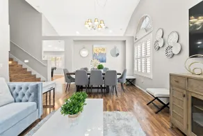 Remodeled 5 Bedroom Stunner close to LV Strip! - Image 4