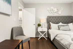 Remodeled 5 Bedroom Stunner close to LV Strip! - Image 5