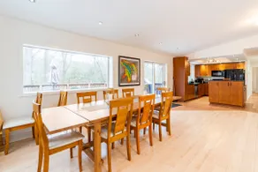 Spacious Riverfront Cottage - Image 4