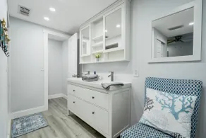 Family / Group Vacation Home Close to Beach - Image 5