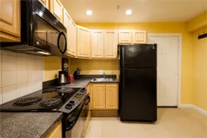 Lovely 2br Rental Unit - Image 2