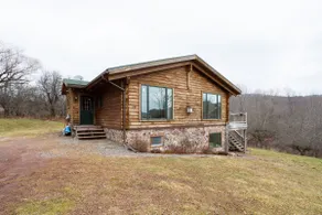 Stunning 2 bedroom log home with amazing views - Image 5