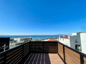 Hayama House overlooking the sea: Ocean View! A cottage with a wooden deck where you can enjoy the sea breeze and view Mt. Fuji and Enoshima - Image 2
