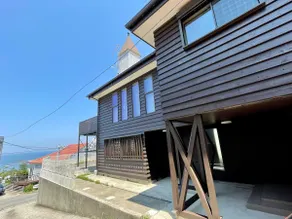 Hayama House overlooking the sea: Ocean View! A cottage with a wooden deck where you can enjoy the sea breeze and view Mt. Fuji and Enoshima - Image 4