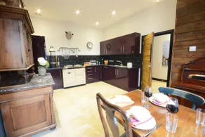 Betsey Trotwood. Historic stylish 2-bed cottage. - Image 4