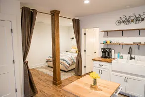 Spacious Studio- Convenient to Hiking and Biking - Image 5