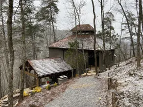 Lagniappe Lodge -18 acres of amazing views and 2 waterfalls, with Internet!! - Image 2