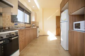 Ocean Pearl 2-BR Apt W/ 24/24 Power in Batroun - Image 4