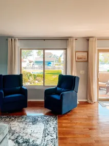 Cozy Canal Retreat - Image 3