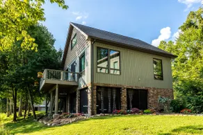 Great Smoky Mountain Riverfront Glass House - Image 4
