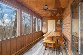 Great Escape Log Cabin Close to SDC - Image 4