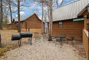 Great Escape Log Cabin Close to SDC - Image 3