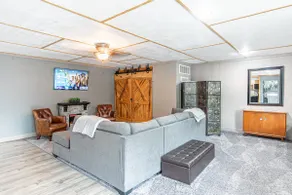 Brand New Studio/ Loft 2 miles to Current River! - Image 3