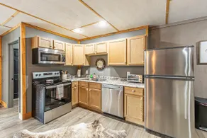 Brand New Studio/ Loft 2 miles to Current River! - Image 4