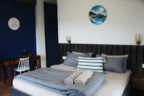 Cozy, Design-led 3-BR in a Quaint Village - Image 4