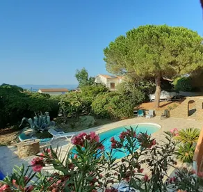 Villa with 130 m2 pool with sea view - Image 2