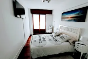 Mundaka tourist apartment with garage option. - Image 4