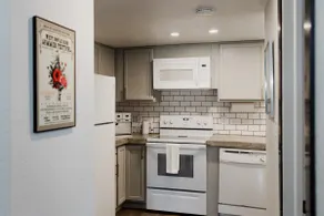 Cozy Stay in the Heart of Rapid City - Image 4