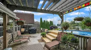 4) Charming Lakefront 1BR Cottage| Hot Tub| Pool - Image 2