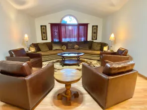 Sleeps 15 Beautiful Home on 1.2 Acre lot Minutes from Lakes, boat dock & beach - Image 2