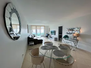 Condo moderne avec vue sur la baie. WiFi, parking, tennis, aire de jeux et plus! - Image 4