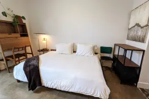 Chic Guesthouse w/ Sleeping Loft + Rooftop Hot Tub - Image 3