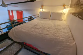 Chic Guesthouse w/ Sleeping Loft + Rooftop Hot Tub - Image 4