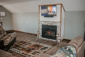 Beautiful, Cozy Loft in Devils Lake! - Image 4